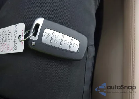 2015 Hyundai Genesis 3.8 из США, поврежденный, VIN KMHGN4JE3FU045352